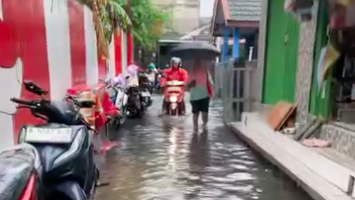 Duri Kepa Jakbar Banjir Lebih 30 Cm Warga Desak Revitalisasi Drainase