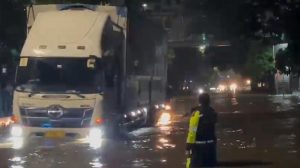 Jalan Daan Mogot Banjir 50 60 Cm Polisi Minta Warga Hindari Lokasi