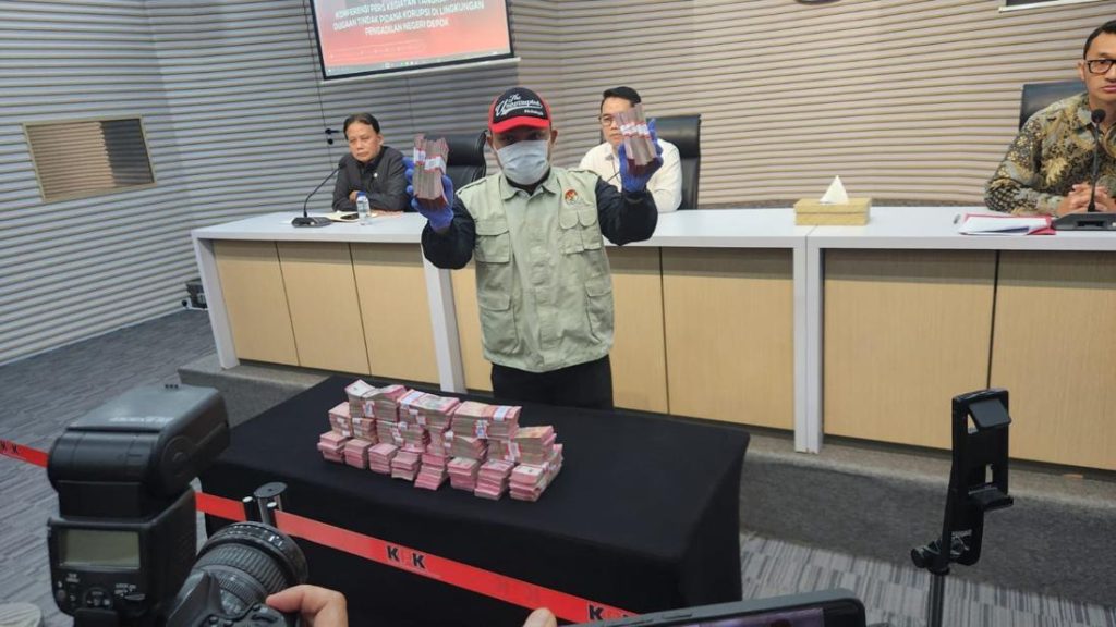 Kpk Ott Ketua Wakil Ketua Pn Depok Suap Sengketa Lahan Rp 850 Juta