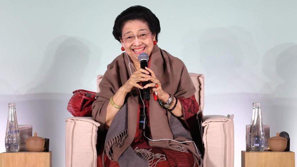 Megawati Minta Perempuan Tak Terjebak Dilema Urus Rumah Dan Masyarakat
