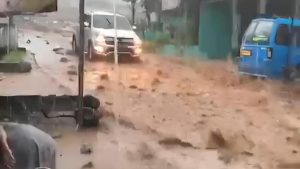 Banjir Batu Terjang Tamansari Bogor Drainase Proyek Tersumbat Material