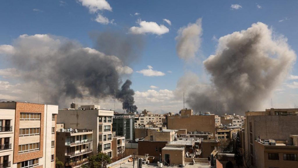 Israel Klaim Hantam 400 Target Di Iran Sasar Rudal Dan Drone