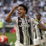 Juventus Vs Genoa Bianconeri Menang 2 0