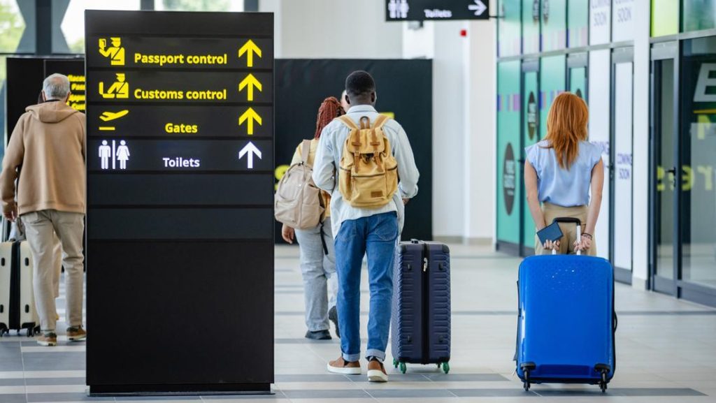 Dua Wna Terjatuh Dari Balkon Klia2 Pria Aljazair Tewas